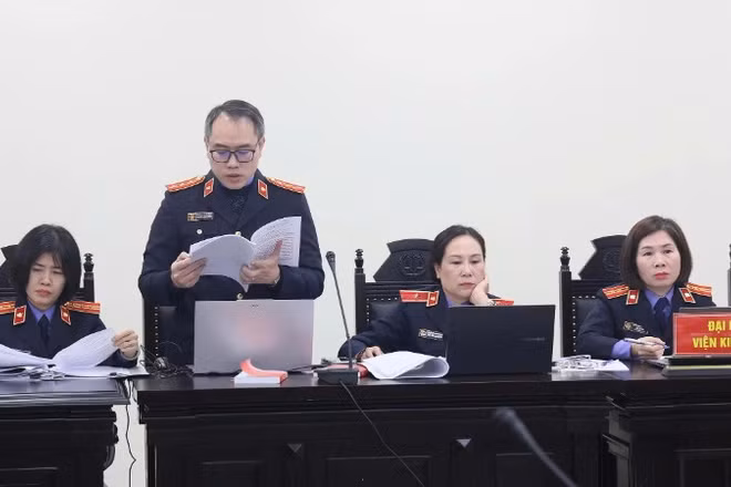 Đại diện Viện Kiểm sát tại tòa.