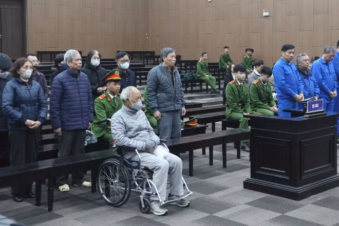 Các bị cáo tại phiên tòa sơ thẩm.