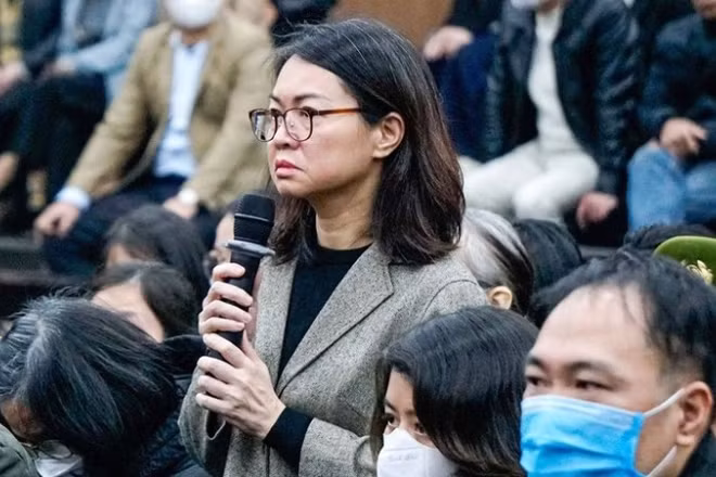 Bị cáo Trần Việt Nga tại phiên tòa.