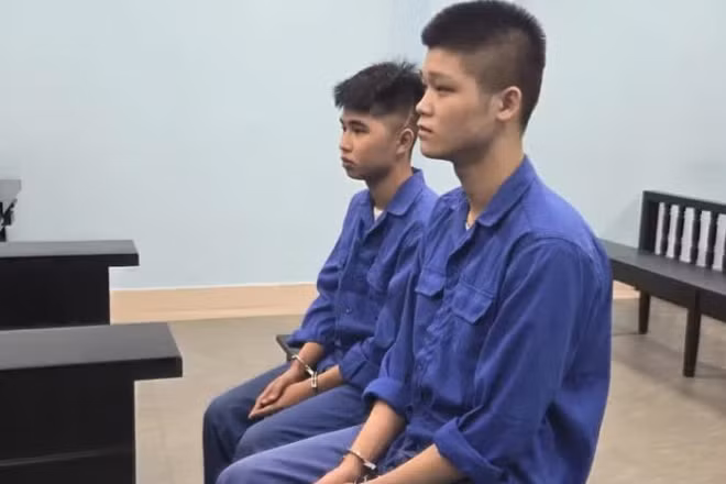 Hai bị cáo tại tòa. (Ảnh: VA)