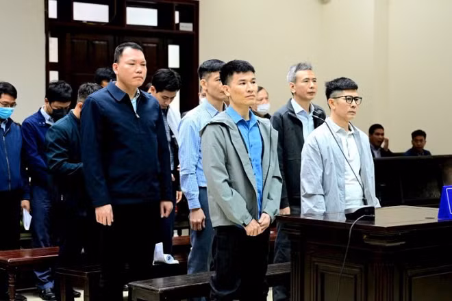 Các bị cáo tại phiên phúc thẩm.