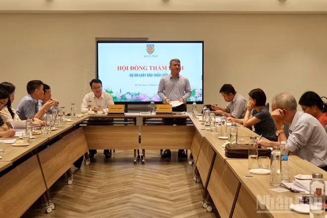 Quang cảnh phiên thẩm định. (Ảnh: H.N)