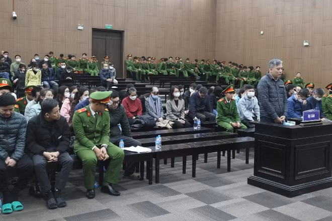 Các bị cáo tại phiên tòa.