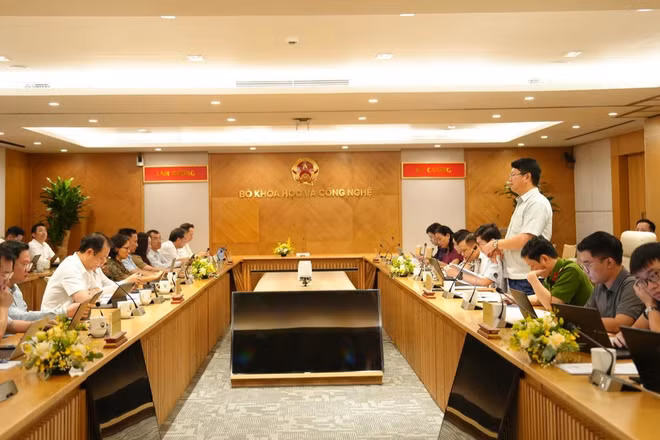 Quang cảnh buổi làm việc. (Ảnh: MAI HOÀNG)