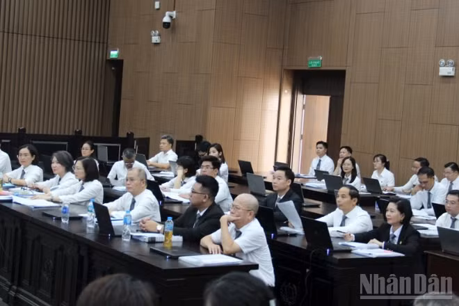 Các luật sư tham gia một phiên tòa tại Tòa án nhân dân thành phố Hà Nội.