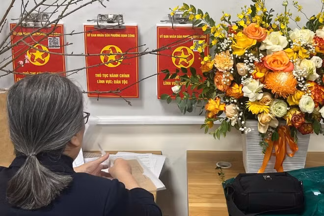 Nhiều thủ tục hành chính công khai, cắt giảm tạo thuận lợi cho người dân.