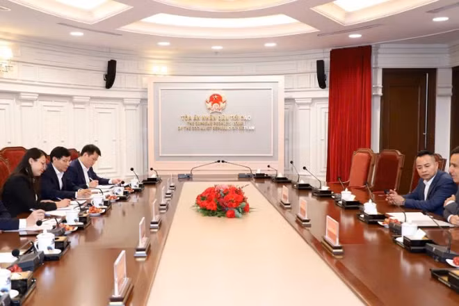 Quang cảnh buổi làm việc.