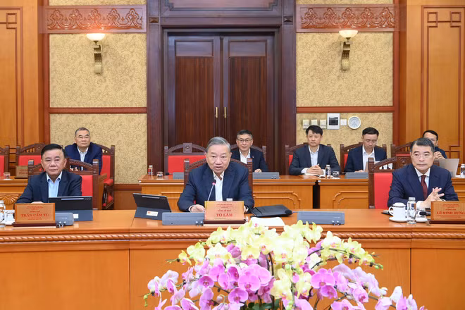 Tổng Bí thư Tô Lâm chủ trì phiên họp của Ban Bí thư về công tác tổ chức Tết Bính Ngọ 2026. (Ảnh: ĐĂNG KHOA)