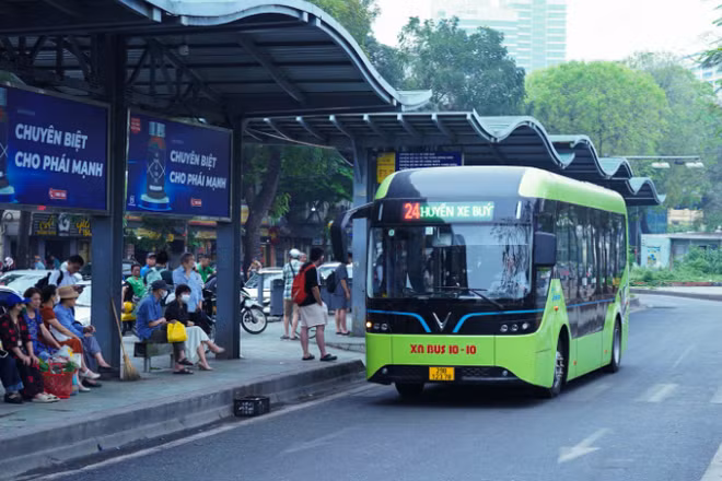 Hà Nội sẽ tăng cường xe buýt kết nối các bến xe, điểm trung chuyển để phục vụ người dân trong kỳ nghỉ lễ.