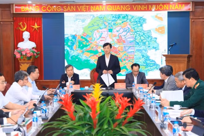 Đồng chí Nguyễn Duy Ngọc phát biểu chỉ đạo buổi làm việc.