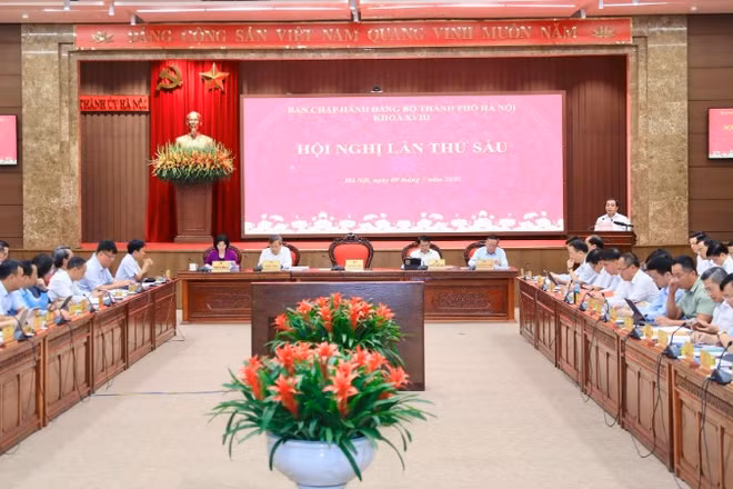 Quang cảnh hội nghị của Thành ủy Hà Nội.