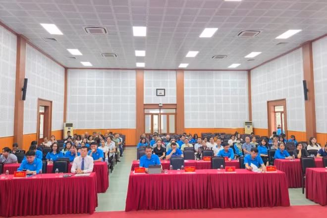 Công đoàn phường Long Biên (Hà Nội) tổ chức tuyên truyền, nghiên cứu Luật Thủ đô năm 2026 cho các đoàn viên, người lao động trên địa bàn.