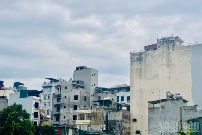 Sửa đổi, bổ sung quy định pháp luật để minh bạch thị trường, bảo vệ quyền lợi của người dân. (Ảnh: HNV)