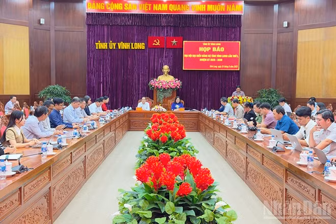 Quang cảnh buổi họp báo.