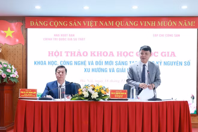 PGS, TS Vũ Trọng Lâm, Ủy viên Ban Chấp hành Đảng bộ các cơ quan Đảng Trung ương, Bí thư Đảng ủy, Giám đốc - Tổng Biên tập Nhà xuất bản Chính trị quốc gia Sự thật và PGS, TS Nguyễn Ngọc Hà, Phó Tổng Biên tập Tạp chí Cộng sản chủ trì Hội thảo.