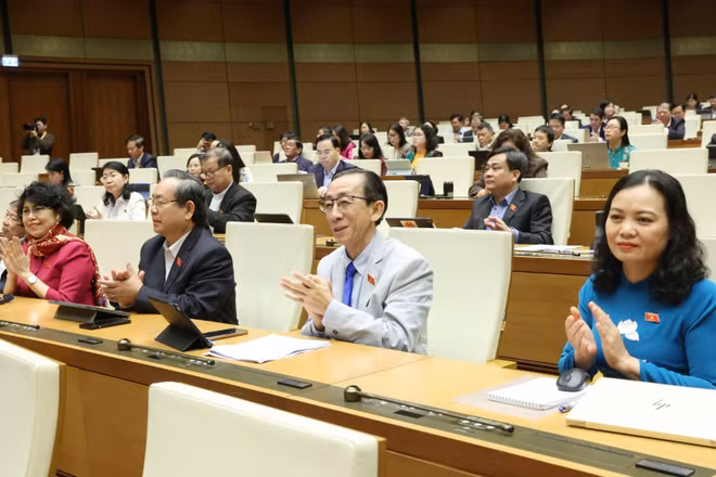Quốc hội chấp thuận chủ trương đầu tư dự án đường bộ cao tốc Vinh-Thanh Thủy