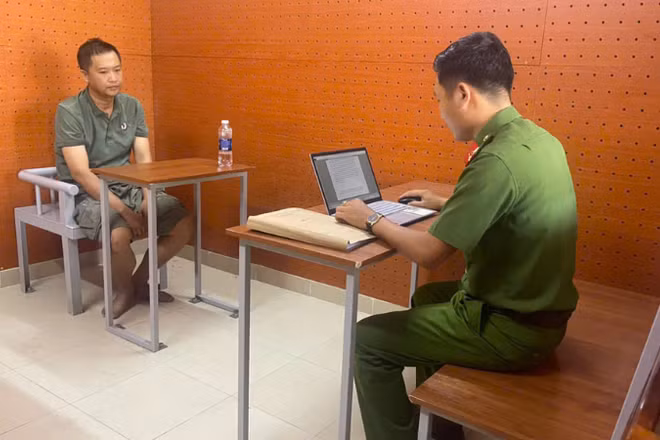 Đối tượng Cường tại cơ quan công an.