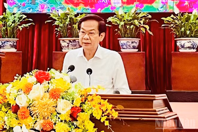 Bí thư Thành ủy Cần Thơ Đỗ Thanh Bình phát biểu ý kiến tại hội nghị. (Ảnh: THANH TÂM)
