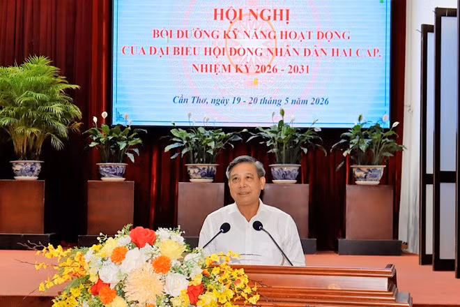 Đồng chí Đồng Văn Thanh phát biểu ý kiến tại hội nghị.