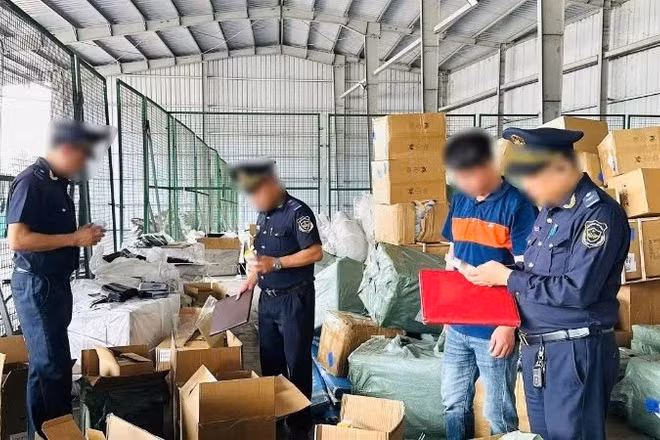 Lực lượng hải quan triển khai đợt cao điểm kiểm soát, đấu tranh chống buôn lậu, hàng giả và hàng xâm phạm quyền sở hữu trí tuệ.