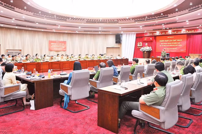 Bộ Công an họp ban soạn thảo, tổ biên tập dự án Bộ luật Hình sự (sửa đổi). (Ảnh BỘ CÔNG AN)