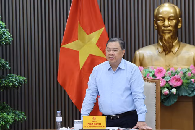 Ủy viên Bộ Chính trị, Phó Bí thư Thường trực Đảng ủy Chính phủ, Phó Thủ tướng Thường trực Chính phủ Phạm Gia Túc, Trưởng ban Chỉ đạo Cuộc thi chính luận bảo vệ nền tảng tư tưởng của Đảng trong Đảng bộ Chính phủ lần thứ 2, năm 2026 chủ trì Hội nghị lần thứ nhất của Ban Chỉ đạo, Ban Tổ chức Cuộc thi. (Ảnh: VGP)