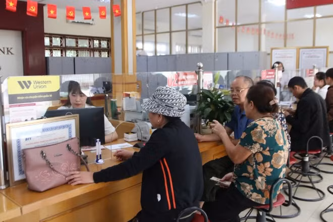 Quầy giao dịch tại Chi nhánh ngân hàng nông nghiệp Nghĩa Lộ Yên Bái 