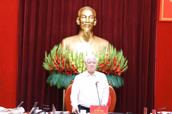Phó Chủ tịch Thường trực Quốc hội Đỗ Văn Chiến phát biểu ý kiến tại buổi làm việc. (Ảnh: NGỌC LONG)