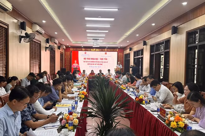 Toàn cảnh buổi Hội thảo do Sở Văn hóa, Thể thao và Du lịch tỉnh phú Thọ phối hợp với Hội Di sản Văn hóa Việt Nam tổ chức.