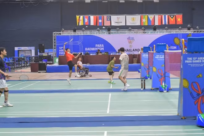 Các đội tuyển thuộc Đoàn Thể thao người khuyết tật Việt Nam đã bước vào buổi tập chính thức đầu tiên tại các địa điểm thi đấu của ASEAN Para Games lần thứ 13.