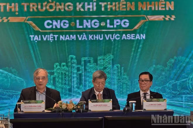 Diễn đàn Chiến lược và xu hướng phát triển thị trường Khí thiên nhiên (CNG, LNG, LPG) tại Việt Nam và khu vực ASEAN. (Ảnh: KIM DUNG)
