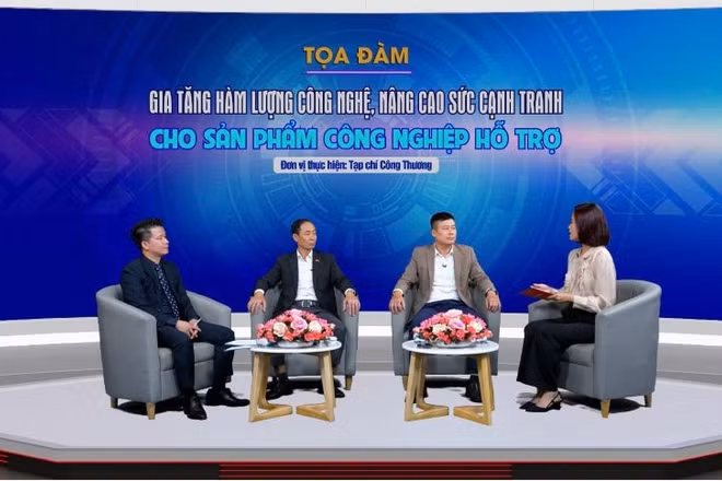 Tọa đàm “Gia tăng hàm lượng công nghệ, nâng cao sức cạnh tranh cho sản phẩm công nghiệp hỗ trợ”. (Ảnh: KIM DUNG)