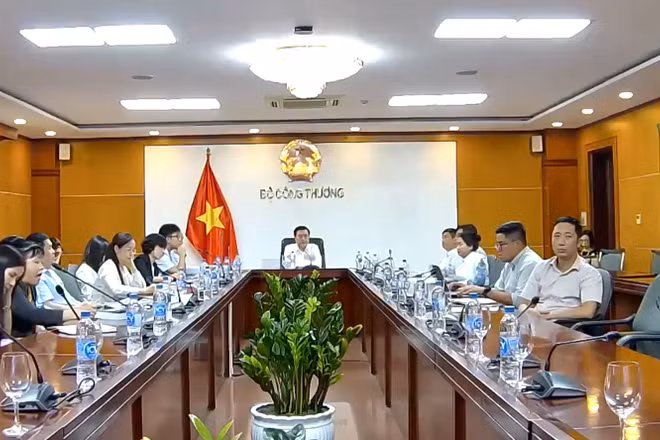 Hội nghị giao ban Xúc tiến thương mại với hệ thống Thương vụ Việt Nam ở nước ngoài tháng 9/2025. (Ảnh: KIM DUNG)
