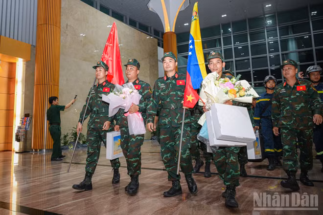 Đoàn cứu nạn, cứu hộ của Việt Nam tại Venezuela hoàn thành xuất sắc nhiệm vụ được giao.