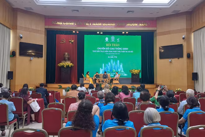 Quang cảnh Hội thảo “Chuyển đổi giao thông xanh" do Sở Nông nghiệp và Môi trường Hà Nội tổ chức.