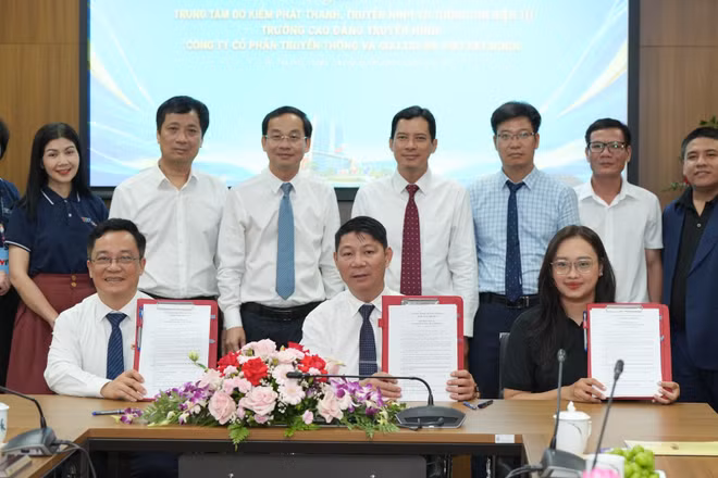 Ký kết hợp tác đào tạo, bồi dưỡng nghiệp vụ trong lĩnh vực truyền thông số