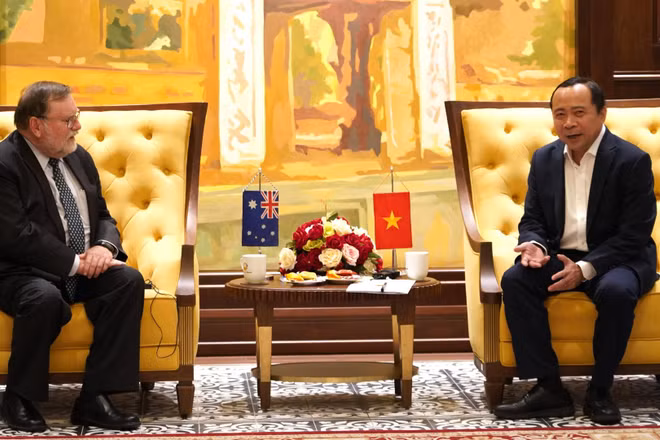 Bộ trưởng Vũ Hải Quân tiếp và làm việc với Nhà khoa học trưởng Australia Tony Haymet.