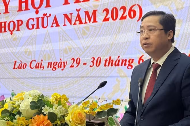 Đồng chí Dương Quốc Huy, Ủy viên Trung ương Đảng, Bí thư Tỉnh ủy phát biểu tại kỳ họp. (Ảnh: THANH SƠN)