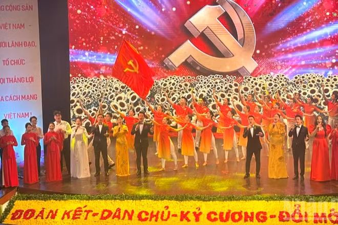 Chương trình nghệ thuật quốc gia đặc biệt "80 năm hành trình Độc lập-Tự do-Hạnh phúc" do Bộ Văn hóa, Thể thao và Du lịch chỉ đạo thực hiện.
