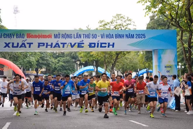 Hơn 3.000 vận động viên đã tham gia thi đấu chung kết giải.