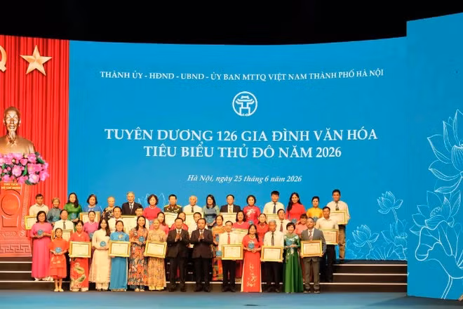 Hà Nội tuyên dương những Gia đình Văn hóa tiêu biểu nhân ngày Gia đình Việt Nam.