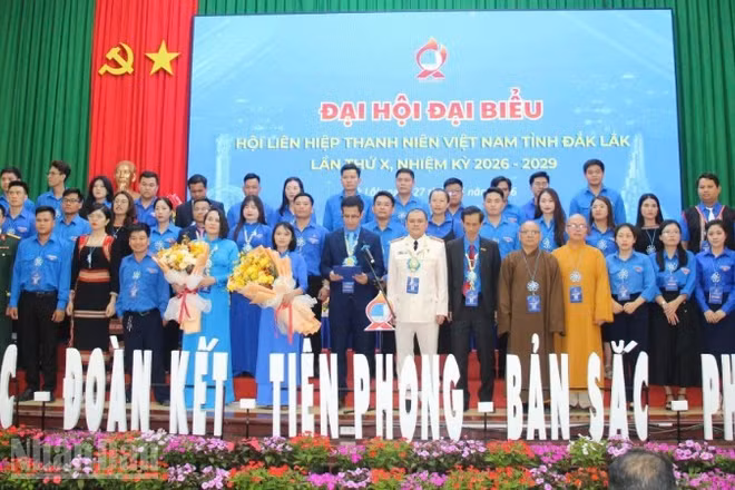 Ban Chấp hành Hội Liên hiệp Thanh niên Việt Nam tỉnh Đắk Lắk khóa X, nhiệm kỳ 2026-2029 ra mắt nhận nhiệm vụ.