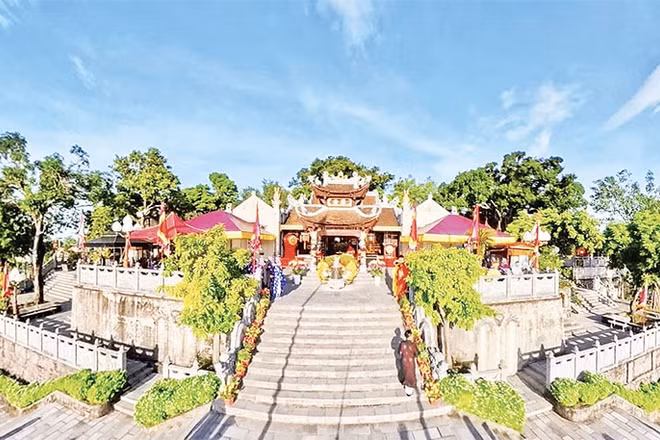Khu Đền Thượng nơi thờ Đức Ông Hưng Nhượng Đại Vương Trần Quốc Tảng.