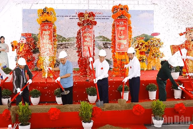 Lễ khởi công dự án Khu di tích lịch sử quốc gia - địa điểm bắt liên lạc, khai thông đường Hồ Chí Minh (đoạn Tây Nguyên đến Đông Nam Bộ).