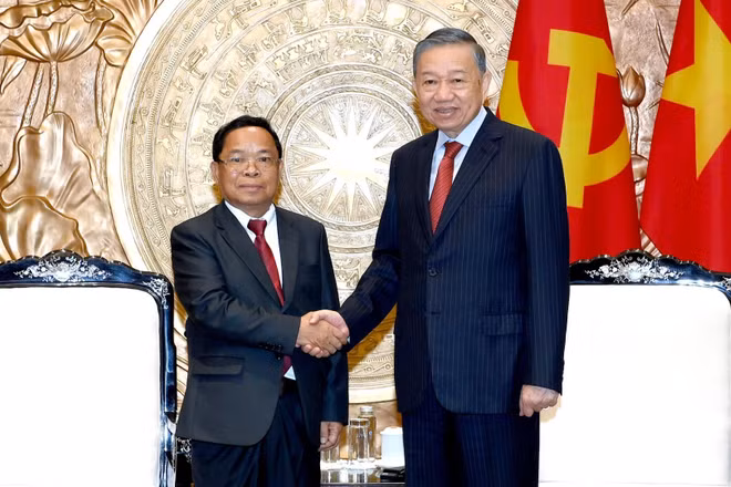 Tổng Bí thư, Chủ tịch nước Tô Lâm tiếp Phó Thủ tướng, Bộ trưởng Tư pháp Lào Khamphan Phommathat. (Ảnh: ĐĂNG KHOA)