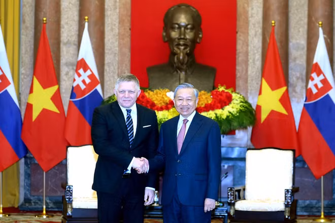 Tổng Bí thư, Chủ tịch nước Tô Lâm tiếp Thủ tướng Slovakia Robert Fico. (Ảnh: ĐĂNG KHOA)