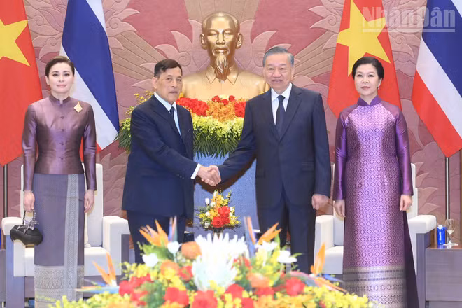 Tổng Bí thư, Chủ tịch nước Tô Lâm và Phu nhân cùng Nhà vua Thái Lan Maha Vajiralongkorn Phra Vajiraklaochaoyuhua và Hoàng hậu tại hội đàm. (Ảnh: ĐĂNG KHOA)