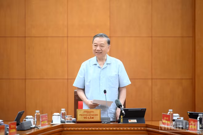 Ngày 25/5, Tổng Bí thư, Chủ tịch nước Tô Lâm, Trưởng Ban Chỉ đạo Trung ương về phát triển khoa học, công nghệ, đổi mới sáng tạo và chuyển đổi số, chủ trì buổi làm việc của Thường trực Ban Chỉ đạo để cho chủ trương về công tác nghiên cứu khoa học cơ bản. Ảnh: ĐĂNG KHOA