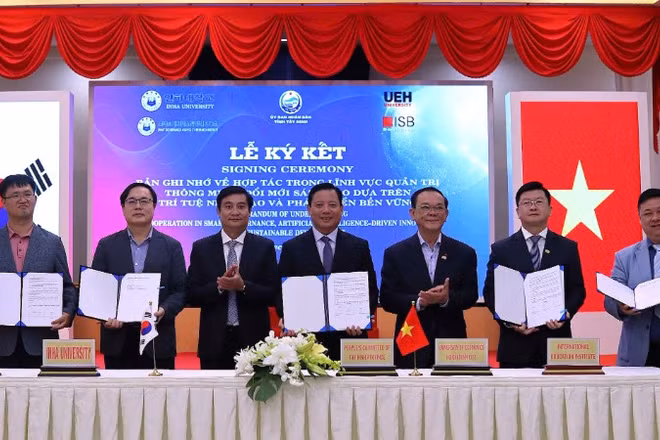 Lãnh đạo Ủy ban nhân dân tỉnh Tây Ninh ký kết với 3 đối tác trong lĩnh vực quản trị thông minh, đổi mới sáng tạo dựa trên trí tuệ nhân tạo và phát triển bền vững.