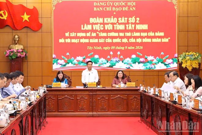 Đoàn khảo sát số 2 do Thượng tướng Nguyễn Doãn Anh, Ủy viên Trung ương Đảng, Phó Chủ tịch Quốc hội làm Trưởng đoàn, làm việc với tỉnh Tây Ninh. (Ảnh: THANH PHONG)